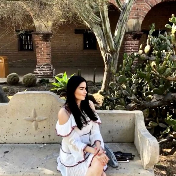 Red Carter White Shoulder Sleeves Minidress - Picture 2 of 3